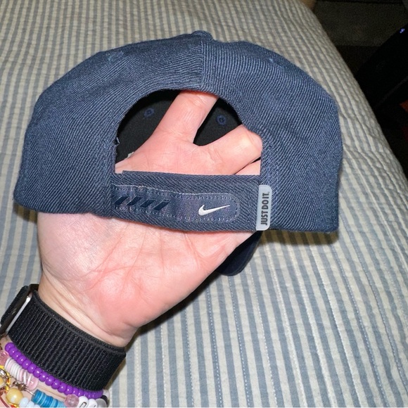 Vintage Nike Dad Cap Strapback SpellOut Logo White Embroidered Navy Blue Mens - Picture 4 of 8